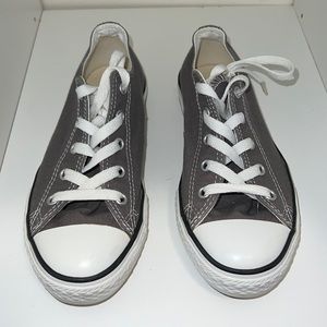 Converse All Star Sneakers Gray. Men size 3. Women size 5 Excellent condition